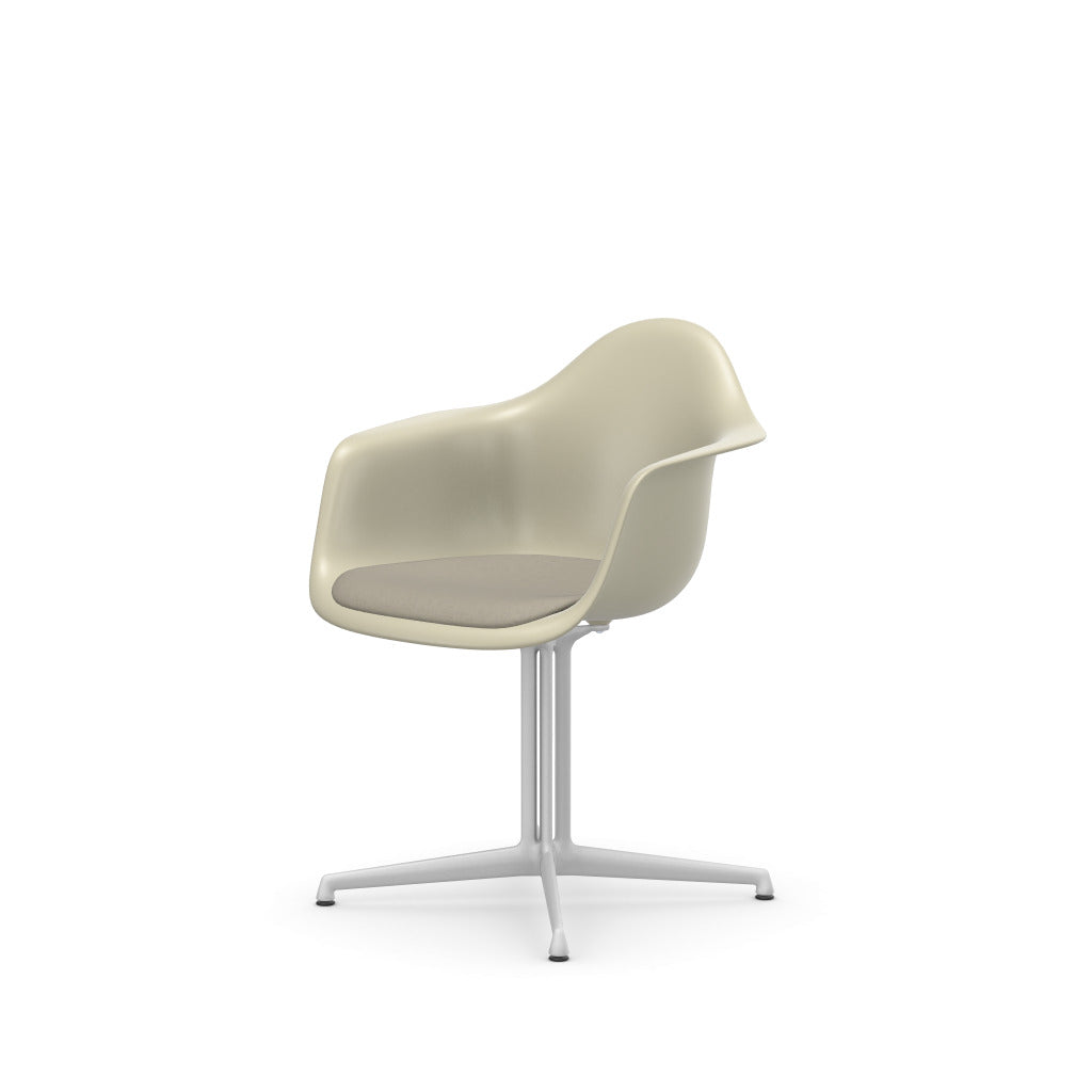 The picture of product EAS DAL Plastic Armchair m.SP (n.Höhe)
