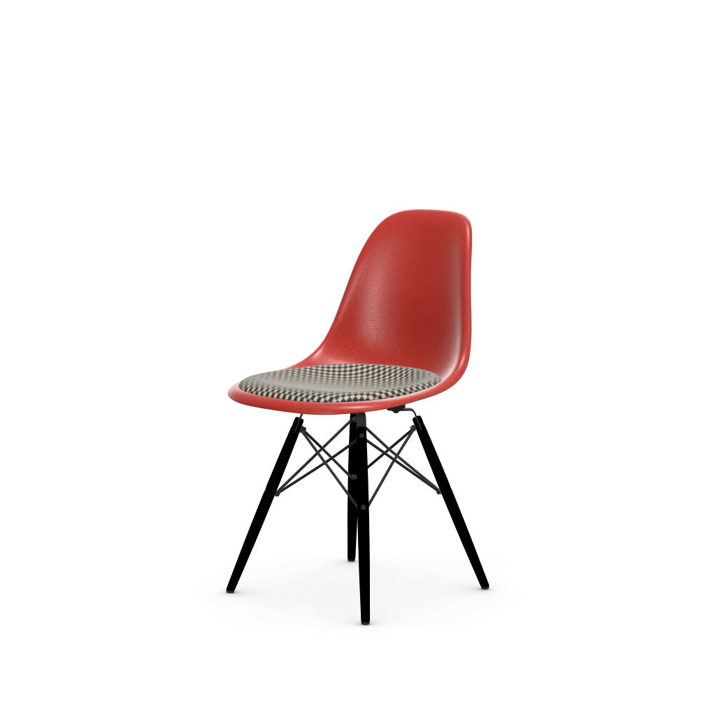 Eames Fiberglass Side Chair DSW - mit Sitzpolster