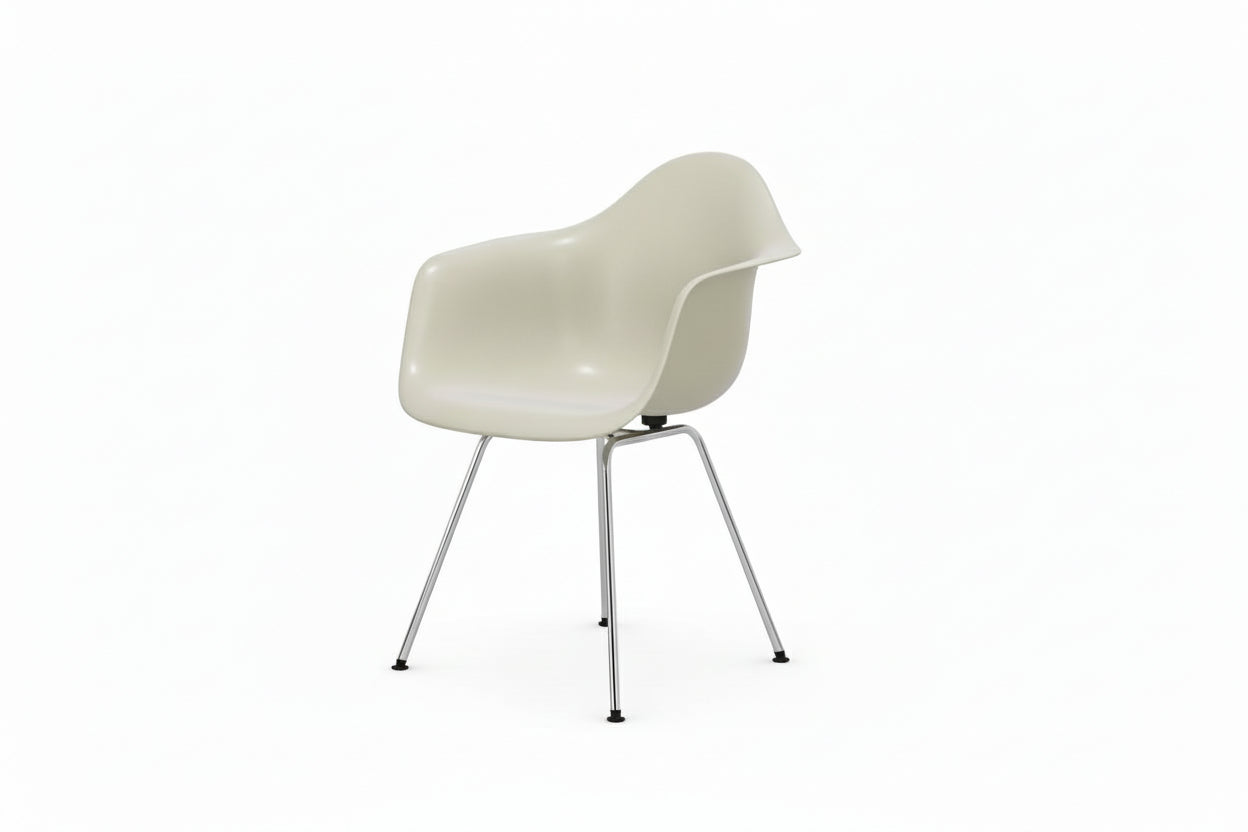 Eames Fiberglass Armchair DAX