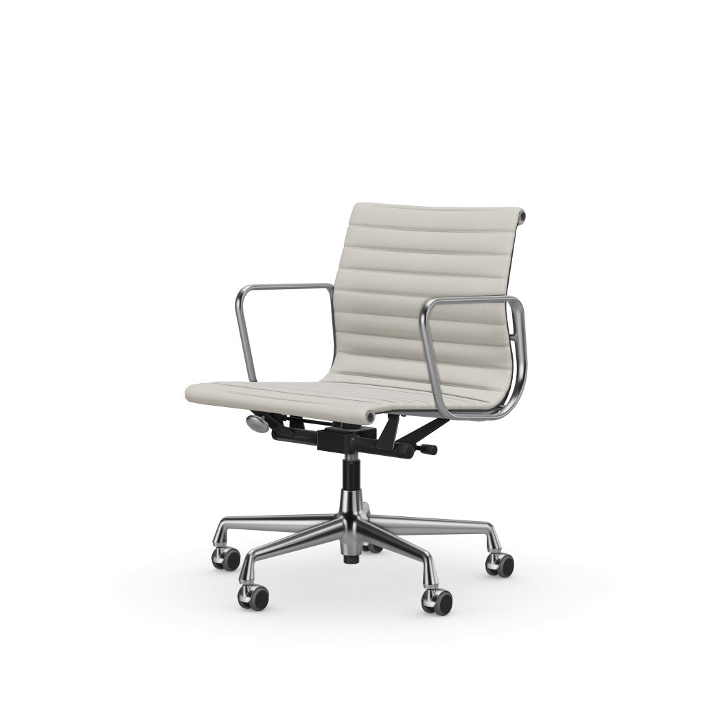 Aluminium Chair EA 117