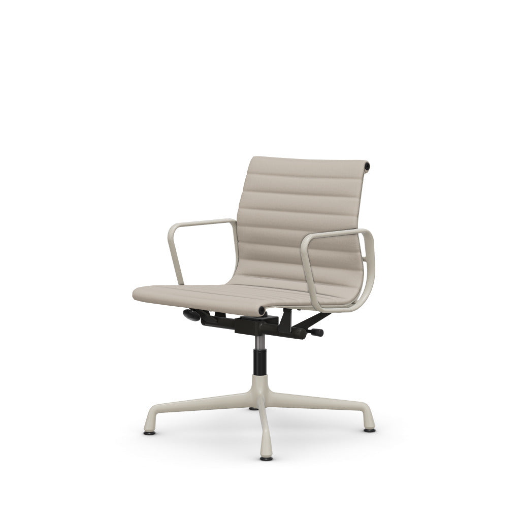 The picture of product EA132 Aluminium Chair