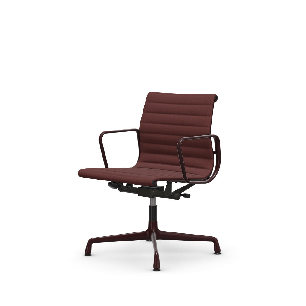 The picture of product Aluminium Chair EA 132