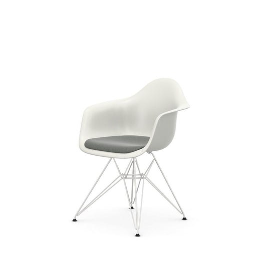 Eames Plastic Armchair DAR