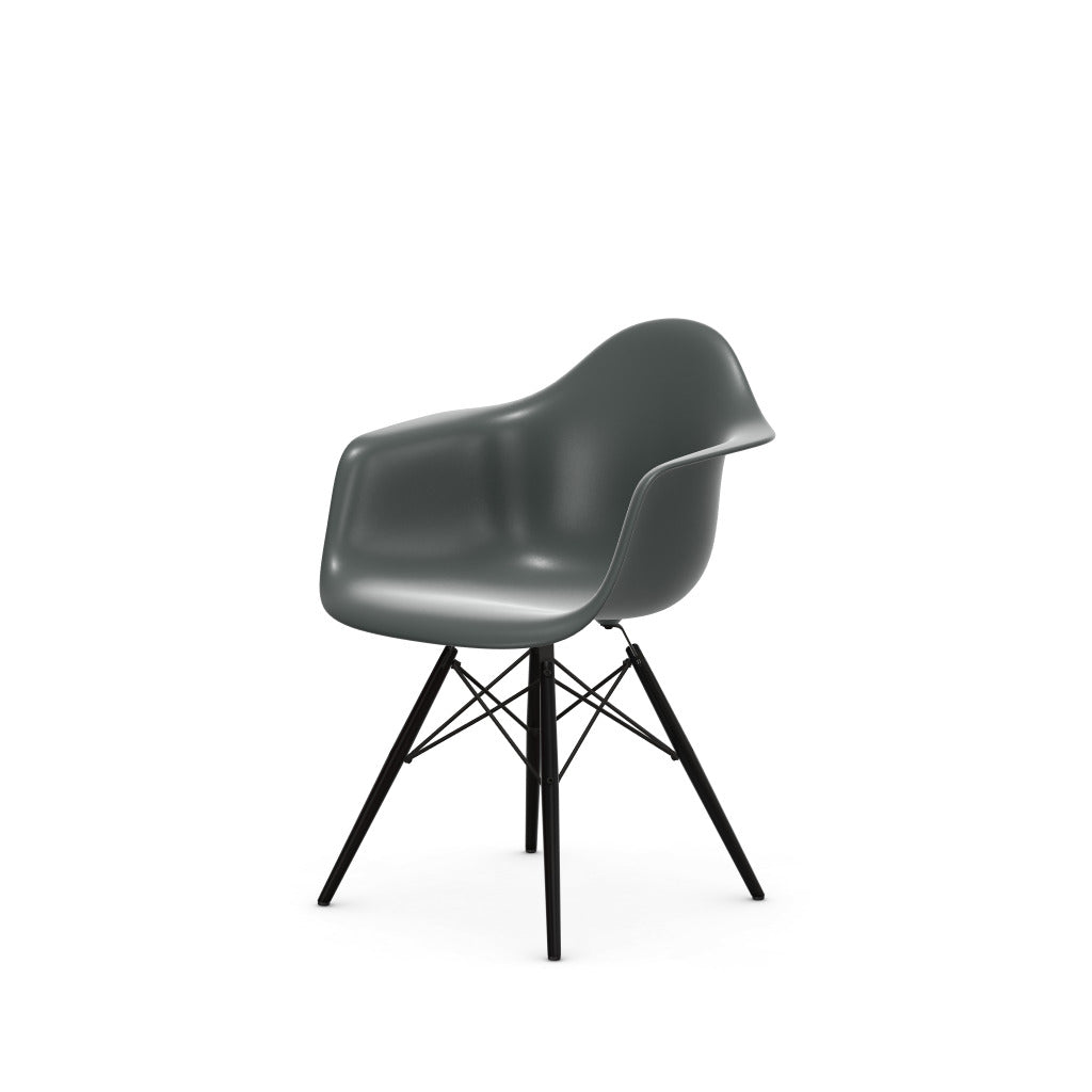 Eames Plastic Armchair RE DAW