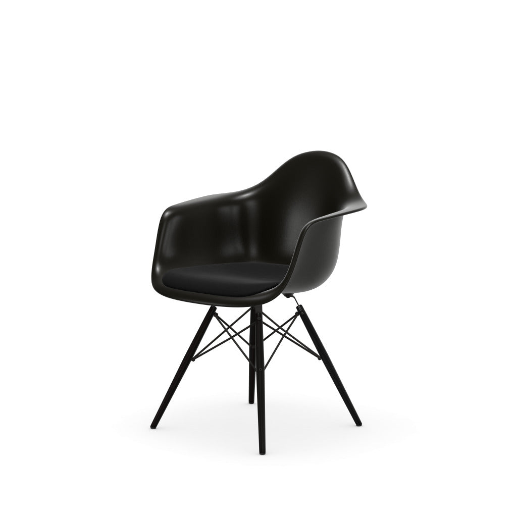 Eames Plastic Armchair RE DAW - mit Sitzpolster