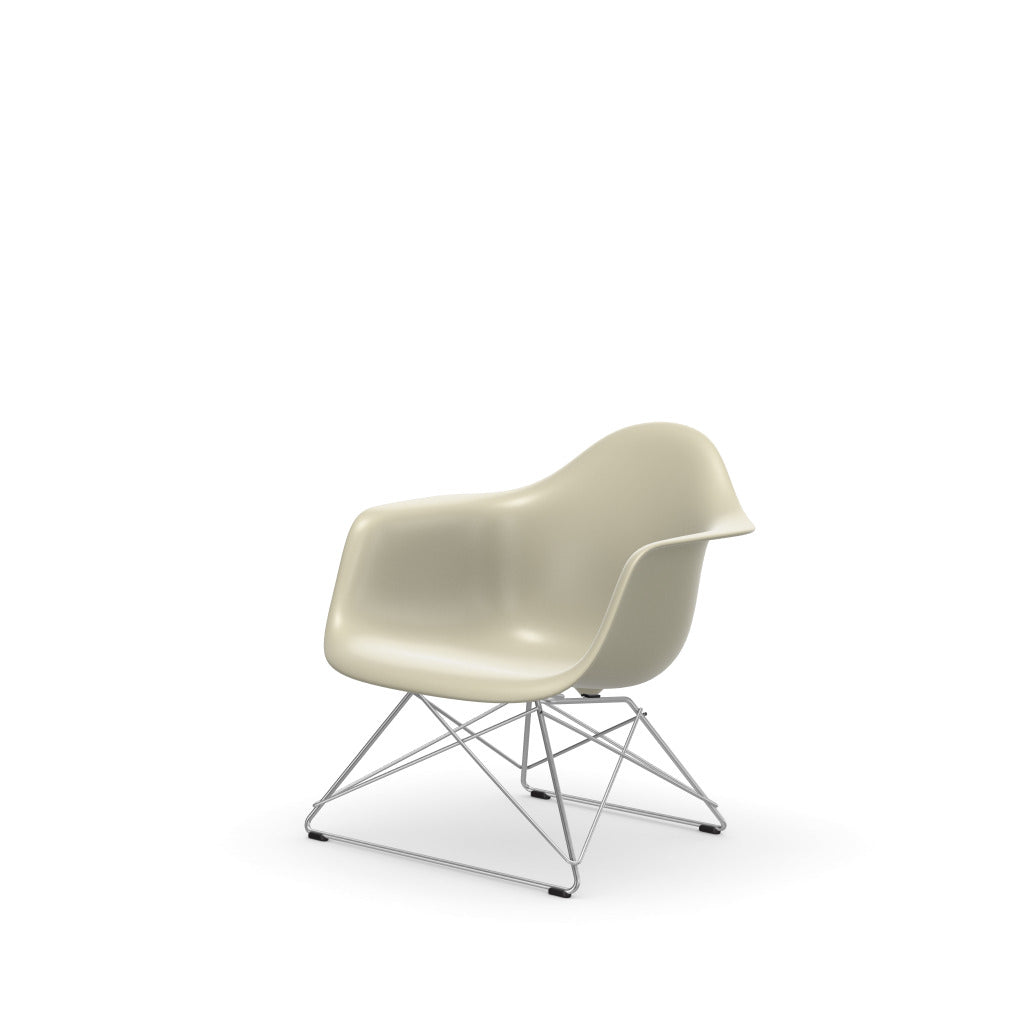 The picture of product EAS LAR Plastic Armchair