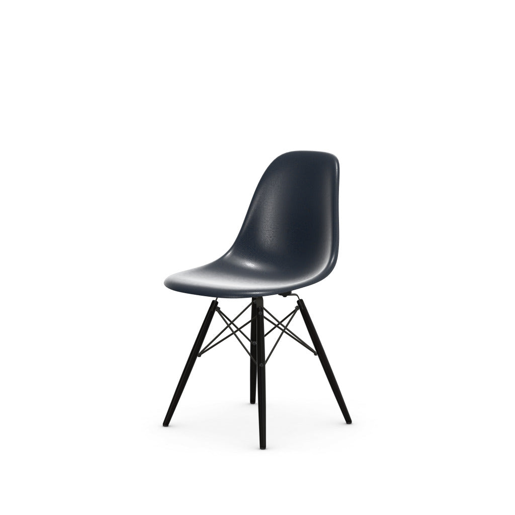 Eames Fiberglass Side Chair DSW