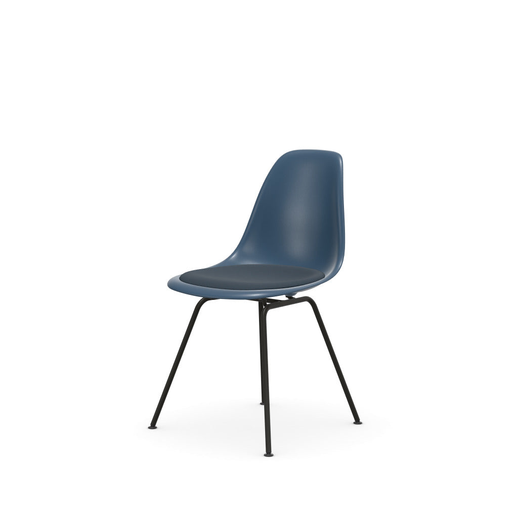 The picture of product EPC DSX Plastic Side Chair m.SP