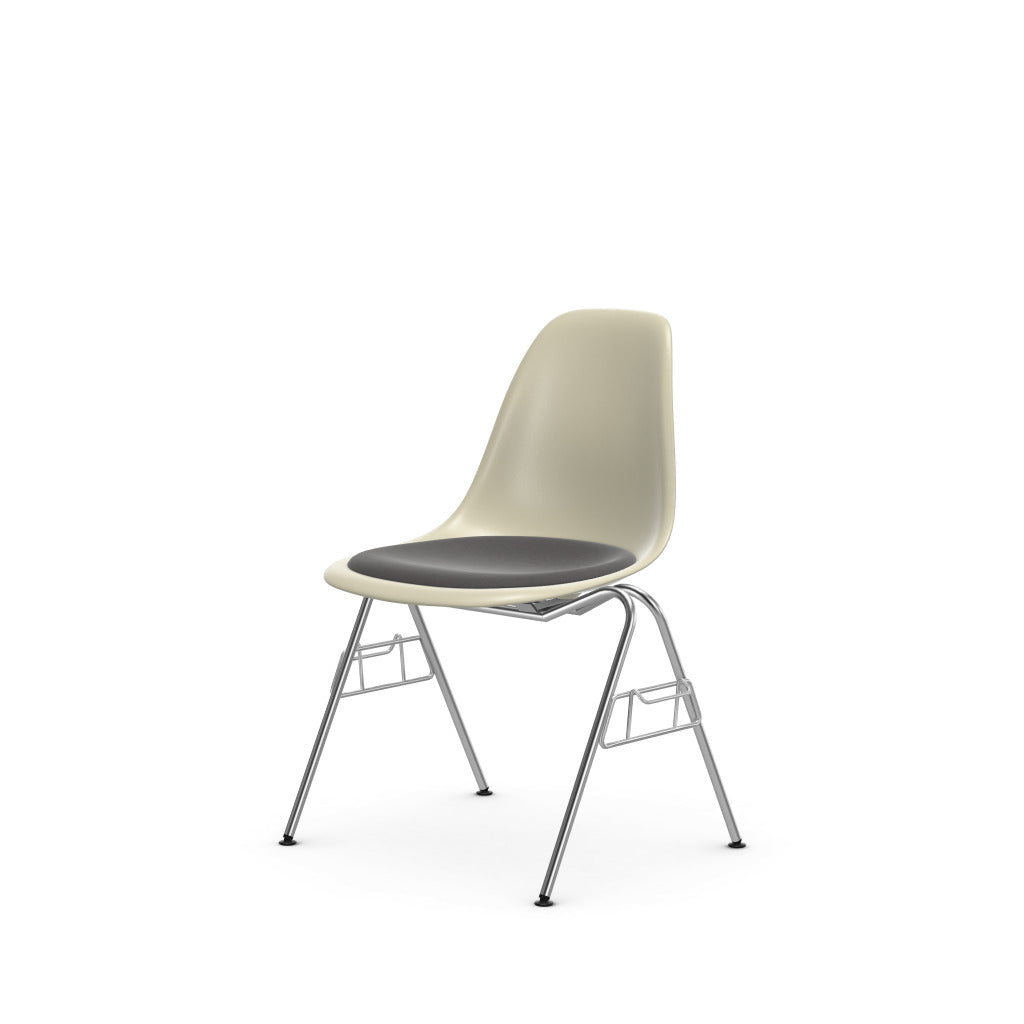 Eames Plastic Side Chair DSS - mit Sitzpolster