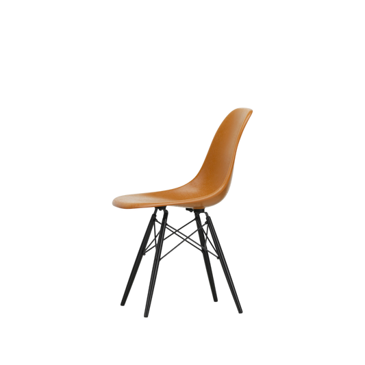 Eames Fiberglass Side Chair DSW