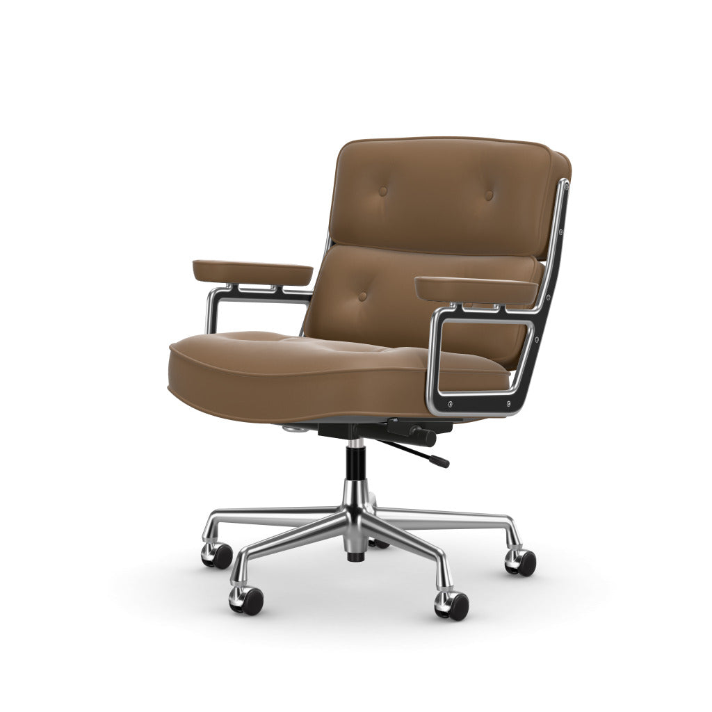 (希少) eams design Classic Reborn: Eames Molded Chair Returns in 99% Recycled Plastic